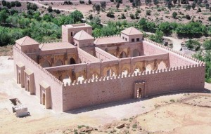 La mosquée du premier sultan Almohade Abd al-Mu’min Ibn ‘Ali (524–58 1130–63) Elle fut construite en 1153 par Abd el-Moumen en hommage au mahdi Ibn Toumert a Timnel haut atlas au Maroc